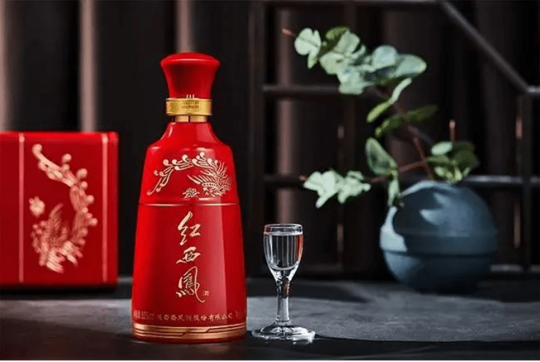 傳承與創(chuàng)新并行<strong></p>
<p>西鳳酒
</strong>，西鳳酒展現(xiàn)時(shí)代風(fēng)采:西鳳酒
