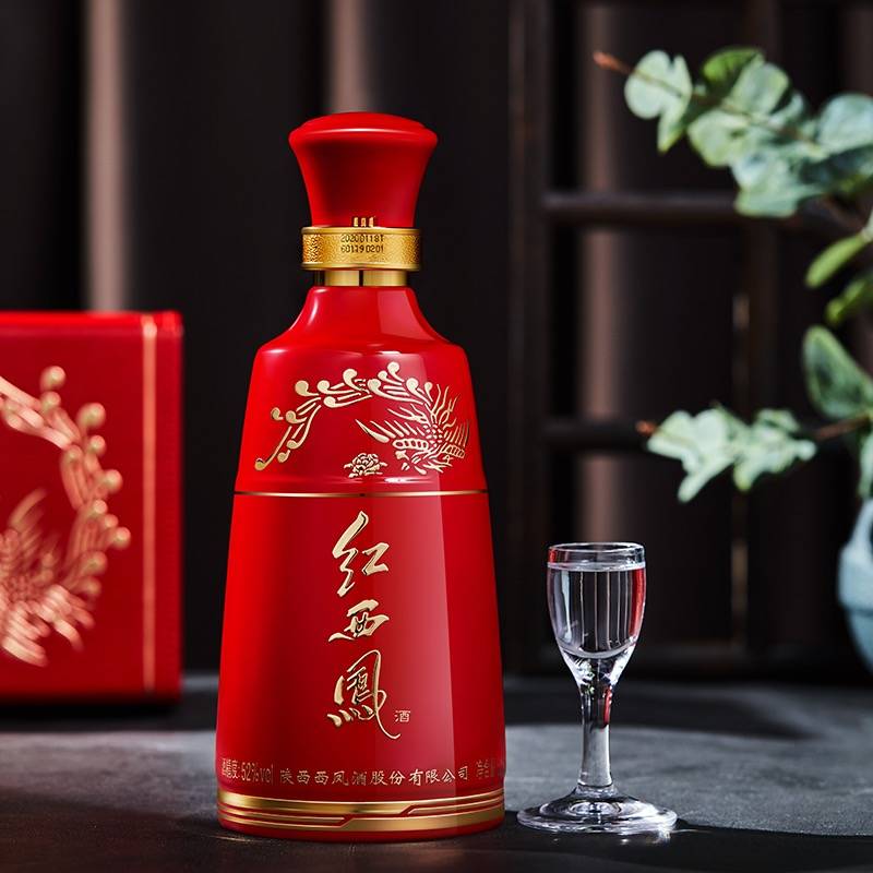 西鳳酒：展現(xiàn)傳統(tǒng)釀造技藝<strong></p>
<p>西鳳酒
</strong>，卓越品質(zhì)續(xù)寫華章:西鳳酒

