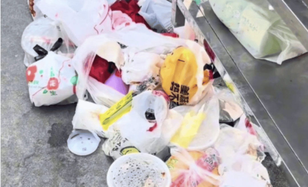 別讓外賣“滿減”成“浪費”:西鳳酒
