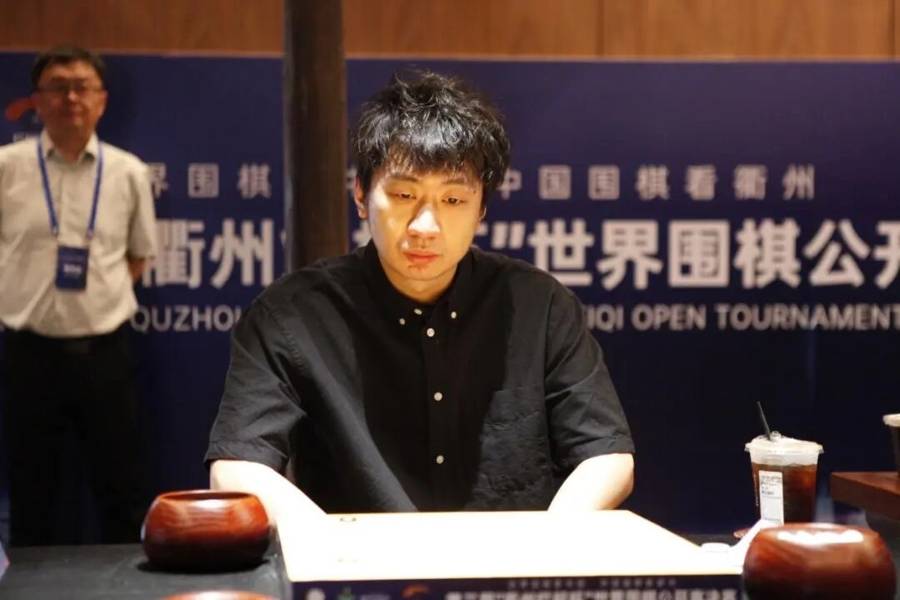 “抗申”成功首捧衢州爛柯杯冠軍<strong></p>
<p>西鳳酒
</strong>，黨毅飛透露擒下申真谞的秘訣:西鳳酒
