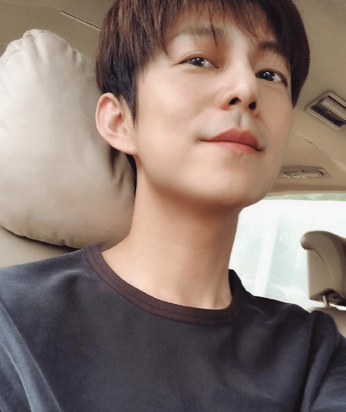 51歲何炅坦言：精力大不如前<strong></p>
<p>西鳳酒
</strong>，我現(xiàn)在特別痛苦，又近視又老花:西鳳酒
