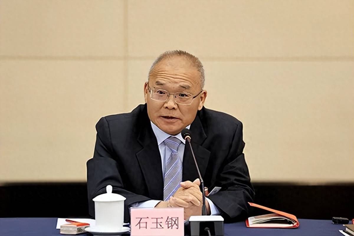 云南省委副書記石玉鋼<strong></p>
<p>西鳳酒
</strong>，有新職:西鳳酒

