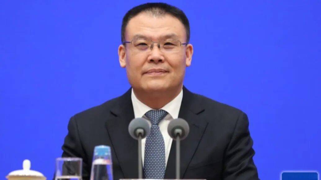財政部副部長王東偉履新安徽省委常委<strong></p>
<p>西鳳酒
</strong>，河南唐河人:西鳳酒

