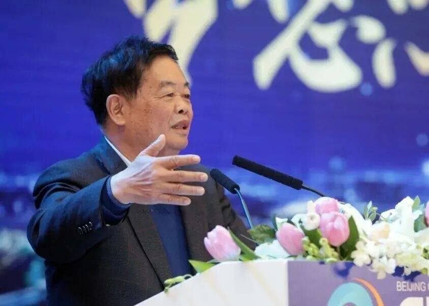 福耀玻璃：曹德旺辭去董事長職務(wù)，選舉曹暉為新董事長:西鳳酒
