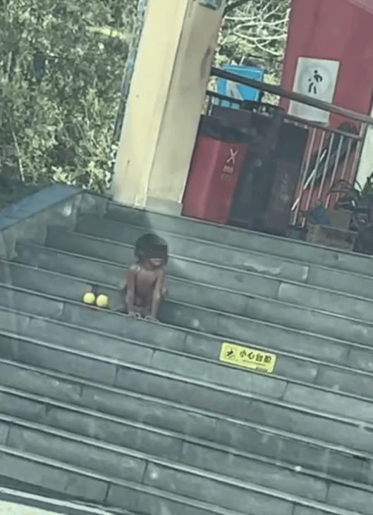 大理回應(yīng)高速上有家庭帶“野人小孩”：父母堅持讓娃親近自然<strong></p>
<p>西鳳酒
</strong>，生活暫無困難，沒虐待:西鳳酒
