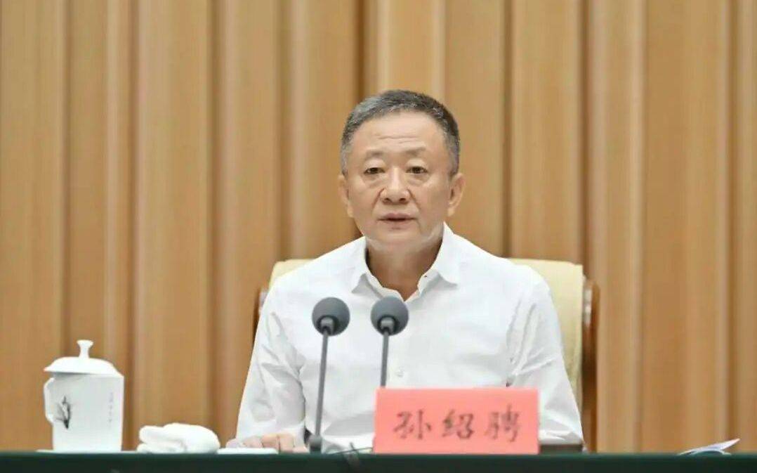 因工作崗位調(diào)整，孫紹騁辭去內(nèi)蒙古自治區(qū)人大常委會(huì)主任職務(wù):西鳳酒
