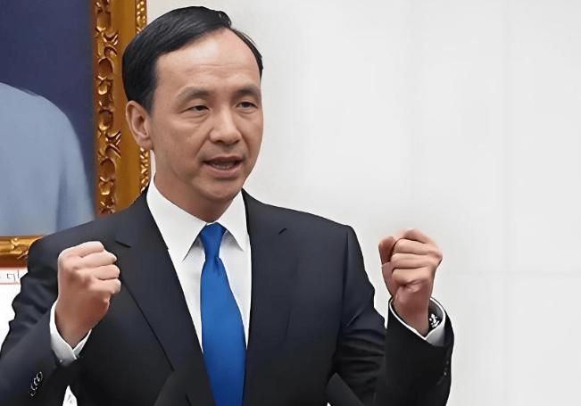 國民黨主席選舉在即！韓國瑜突然表態(tài)<strong></p>
<p>西鳳酒
</strong>，羅智強為鄭麗文說了公道話，關(guān)鍵時刻，蔣萬安有特殊動作:西鳳酒
