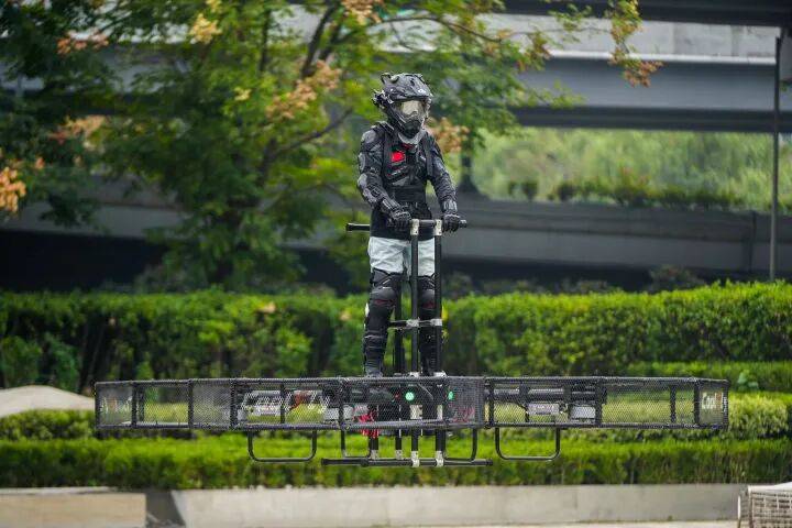 全國首創(chuàng)<strong></p>
<p>西鳳酒
</strong>，杭州人可以一鍵起飛去上班了！:西鳳酒
