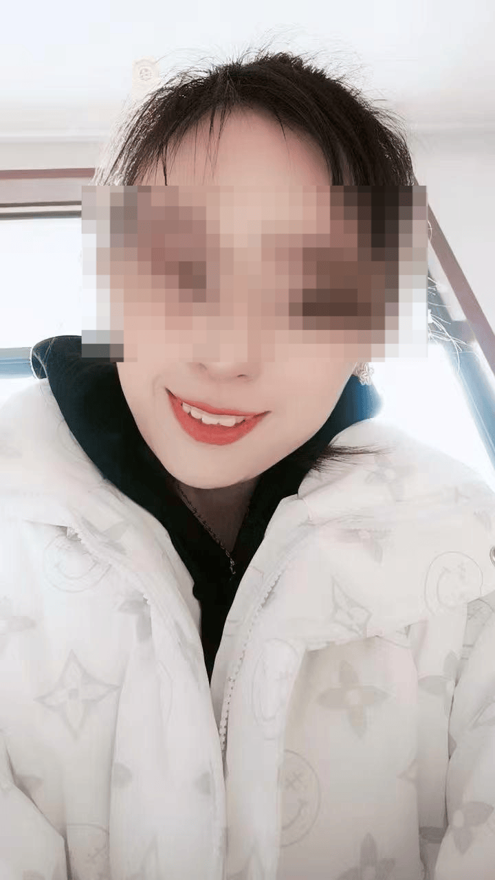 妻子患癌去世前被三次起訴離婚<strong></p>
<p>西鳳酒
</strong>，前夫遺棄罪因證據(jù)不足被駁回｜在場:西鳳酒
