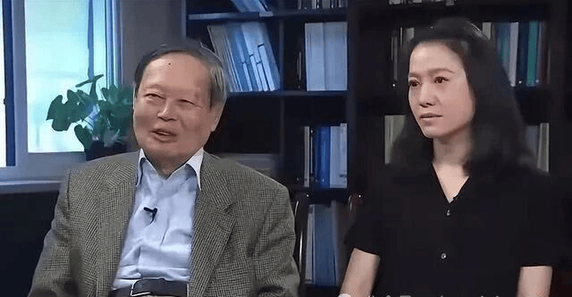 翁帆發(fā)文：有楊先生陪伴我何其有幸<strong></p>
<p>西鳳酒
</strong>，他會(huì)在星星上對(duì)我們微笑:西鳳酒
